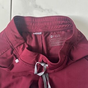 Figs Maroon Scrub Pants- Size Small/Tall
